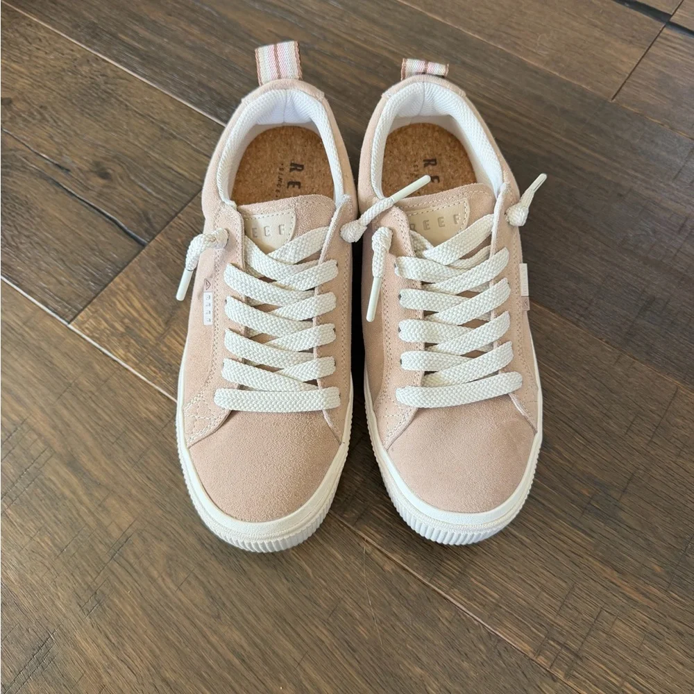 Reef Tan Sneakers with Cream Details - Picture 1 of 4